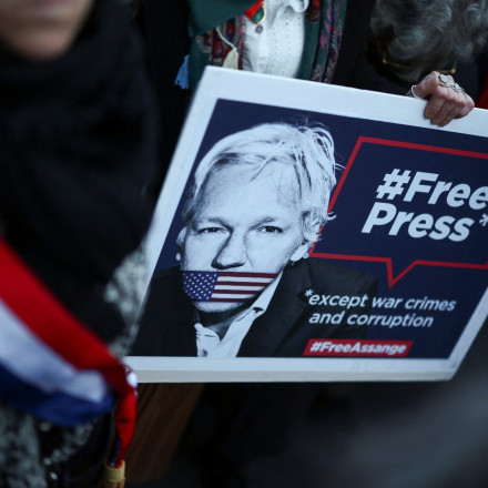 Τζούλιαν Ασάνζ: Κατηγορείται επειδή δημοσιοποίησε «αδιακρίτως» ονόματα πηγών