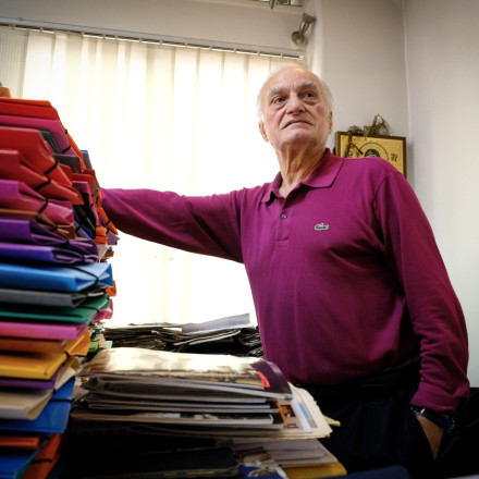 Φωτιά στο σπίτι του Μανώλη Μαυρομάτη και της συζύγου του, στο νοσοκομείο το ζευγάρι