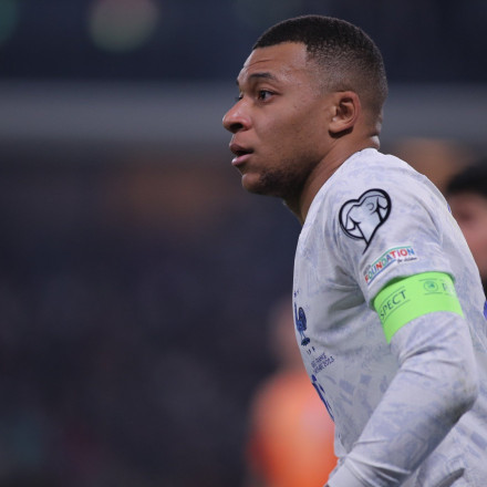 Δεν έχει υπογράψει στη Ρεάλ ο Εμπαπέ υποστηρίζουν στη Γαλλία