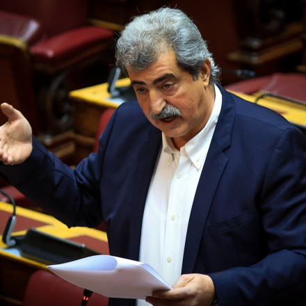 «Μπορώ να πω κι άλλα» - Πολάκης κατά Τσίπρα για Novartis και κανάλια