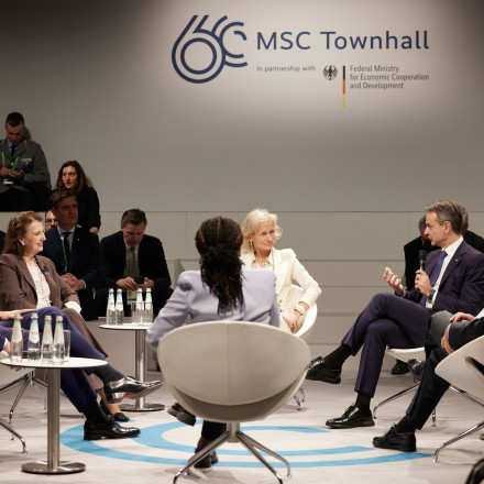 Μητσοτάκης στη Διάσκεψη Μονάχου: «Να εκπαιδεύσουμε το κοινό για τα deep fakes»