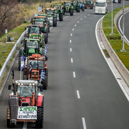 Εντείνονται οι κινητοποιήσεις των αγροτών - Αυξάνεται ο αριθμός των τρακτέρ σε Ημαθία, Κιλκίς, Πέλλα