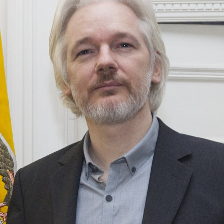 Ώρα μηδέν για τη Δύση: Επικρίσεις για Ναβάλνι, τί θα πράξει με τον Ασάνζ;