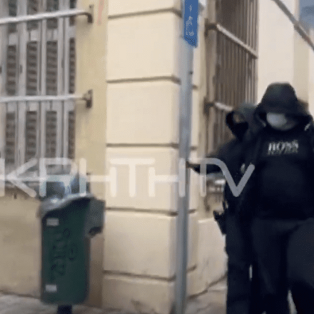 Σοκάρει ο 39χρονος γυναικοκτόνος στην Κρήτη: «Παίζαμε με το όπλο...»