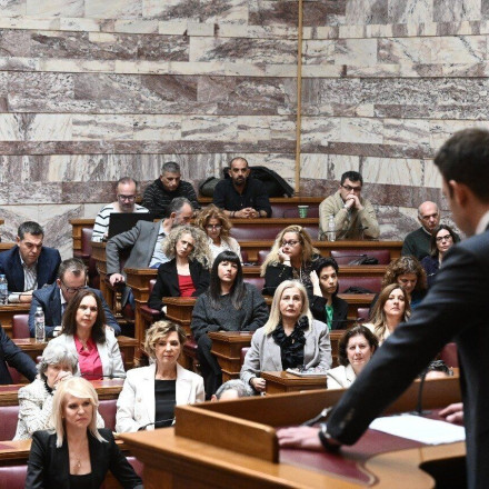 Επιμένει στο ερωτηματολόγιο ο Κασσελάκης - Από ποιους δέχεται πυρά