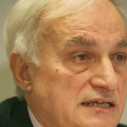 Διασωληνώθηκε ο Μανώλης Μαυρομμάτης - Αγωνία για την υγεία του