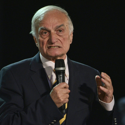 Παραμένει στη ΜΕΘ ο Μανώλης Μαυρομμάτης – Τα νεότερα για την υγεία του