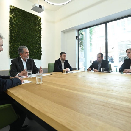 Τέμπη: Βολές Ανδρουλάκη κατά Μητσοτάκη στη συνάντηση με ειδικούς για την ασφάλεια των σιδηροδρόμων