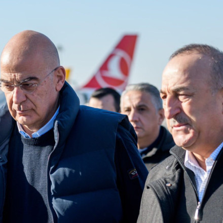 Τηλεφωνική επικοινωνία Δένδια – Τσαβούσογλου