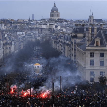 Γαλλία: Στους δρόμους 3,5 εκατομμύρια πολίτες διαδήλωσαν για το συναξιοδοτικό [vids]