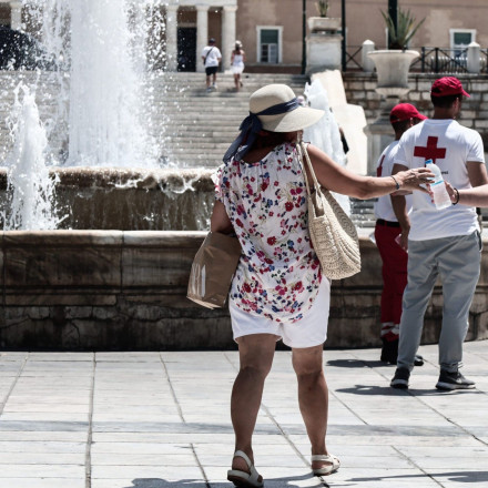 Καιρός Τετάρτη: Καύσωνας με 46 βαθμούς – Πού και πότε θα πέσουν καταιγίδες