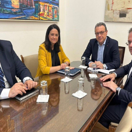 Ψήφος αποδήμων: Κεραμέως και Λιβάνιος ξεκίνησαν τη διαβούλευση με τα κόμματα - Συνάντηση με Φάμελλο, το μεσημέρι με Μάντζο και Δουδώνη