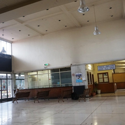 Σύγκρουση τρένων στα Τέμπη: Αιφνιδιαστική αστυνομική επιχείρηση για τη συλλογή στοιχείων στο Σιδηροδρομικό Σταθμό Λάρισας