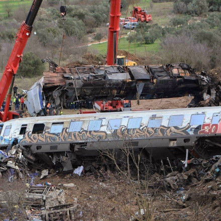 Σύγκρουση τρένων στα Τέμπη: Στους 55 οι ταυτοποιημένοι νεκροί