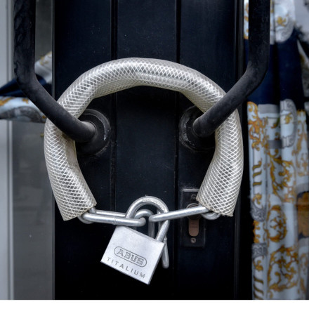 ΓΣΕΒΕΕ: Σε απώλεια τεχνογνωσίας οδηγεί το λουκέτο σε παλιές επιχειρήσεις χωρίς πρόνοια για τη διαδοχή