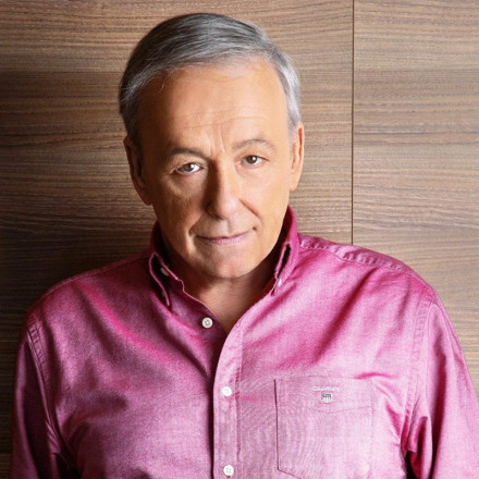 Ανδρέας Μικρούτσικος: «Εγώ αυτή τη στιγμή ζω στο σκοτάδι - Χρωστάω το ηλεκτρικό μου»