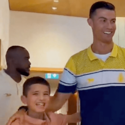 Κριστιάνο Ρονάλντο: Συνάντησε 10χρονο επιζώντα του φονικού σεισμού στη Συρία [vid]