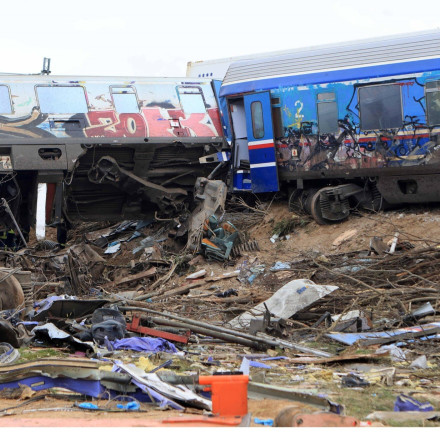 Τέμπη: Εκκλήσεις από οικογένειες για αγνοουμένους με κάθε μέσο και στο Twitter [pics]