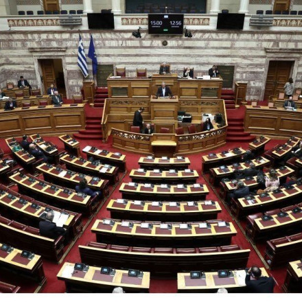 Πορεία: Αίτημα ΣΥΡΙΖΑ, ΠΑΣΟΚ και ΚΚΕ να πάνε οι βουλευτές στα συλλαλητήρια για τα Τέμπη