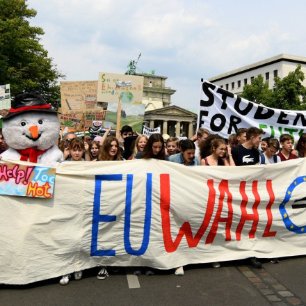 Εργαζόμενοι στις μεταφορές και νέοι ενώνουν δυνάμεις για την κλιματική αλλαγή