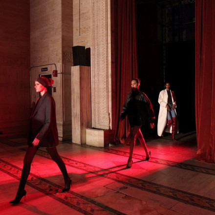 Επίδειξη για τα 100 χρόνια γαλλικής μόδας από τη Vogue ενόψει Ολυμπιακών αγώνων