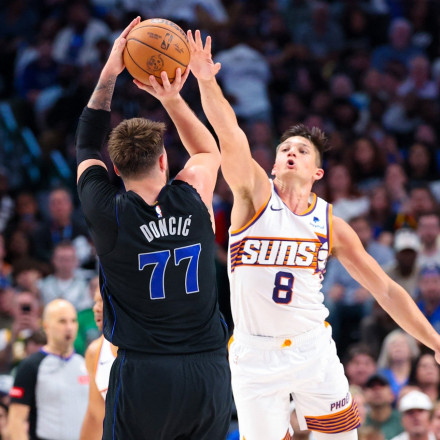 Εκπληκτικός Ντόνσιτς με 41 πόντους, triple-double o Γιόκιτς απέναντι στους Γουίζαρντς