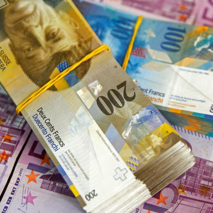 Σε αυτή τη χώρα δηλώνουν ακόμη «ερωτευμένοι» με τα μετρητά