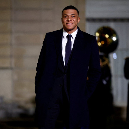 Ο Εμπαπέ καλεσμένος του Μακρόν στο Προεδρικό Μέγαρο, παρών και ο Εμίρης του Κατάρ