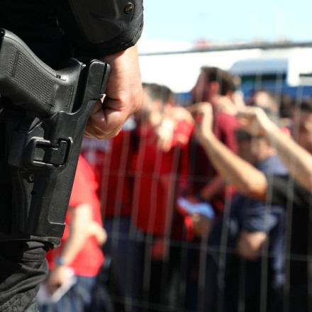 Ένοπλος πυροβόλησε 7 άτομα σε ποδοσφαιρικό αγώνα στα Νησιά Κέιμαν