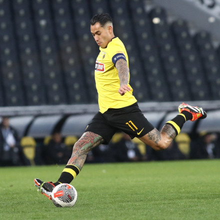 Λανσάρει νέα σειρά ρούχων με θέα την Ακρόπολη ο Αραούχο