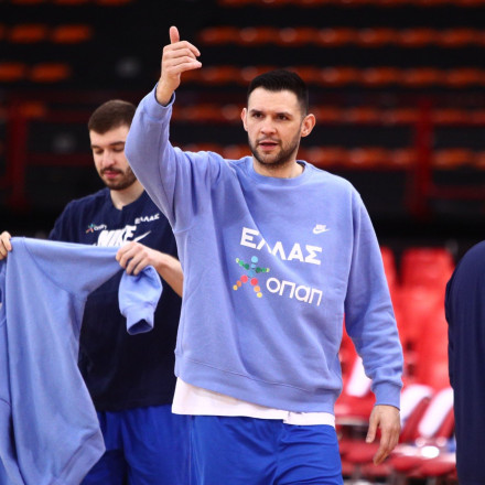 Στη 12αδα της Εθνικής για το ματς με Τσεχία ο Παπανικολάου