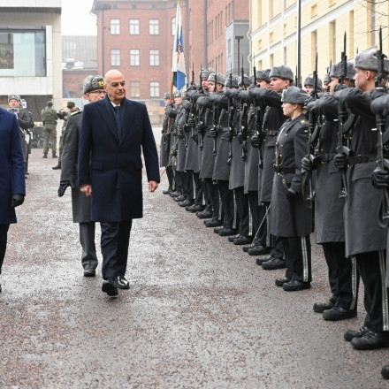 Δένδιας: Στο Ελσίνκι για το φινλανδικό μοντέλο στο στρατό - «Καρφί» για Τουρκία