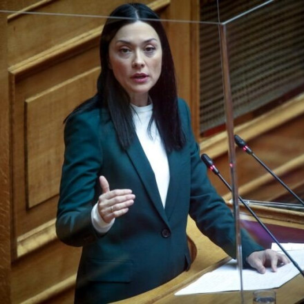 Αντάρτικο στο ΠΑΣΟΚ από Γιαννακοπούλου: Θα υπερψηφίσω το ν/σ για μη κρατικά AEI