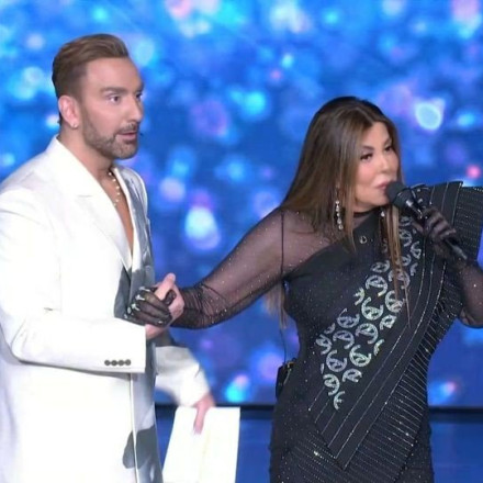 J2US:  Τα νέα ζευγάρια και η απάντηση για το αν θα εμφανιστεί η Άντζελα Δημητρίου