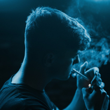 Αυτή η χώρα παίρνει πίσω το νόμο που θα απαγόρευε πλήρως το κάπνισμα