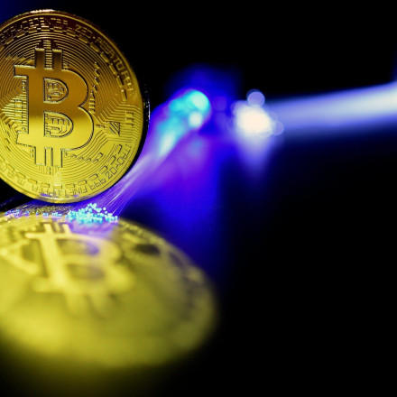 «Δίχτυα» ρίχνει η εφορία για «κρυφά» εισοδήματα από κρυπτονομίσματα