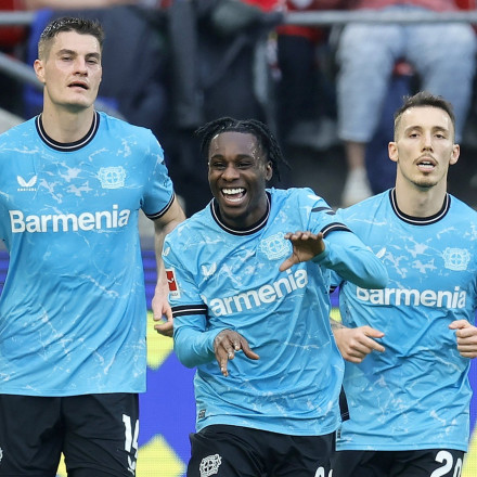 Συνεχίζει ακάθεκτη προς τον τίτλο η Λεβερκούζεν, πέρασε και από την Κολωνία