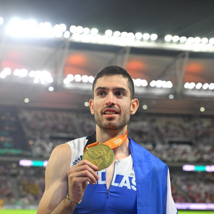 Η «χρυσή» συλλογή του Μίλτου Τεντόγλου - Πόσες φορές έφτασε στην κορυφή