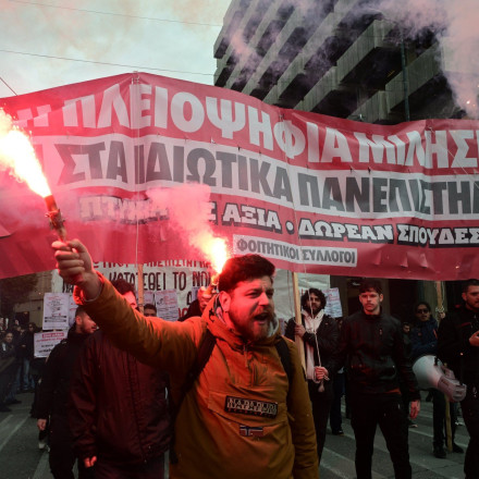 Δημοσκόπηση Action 24: Ναι στα μη κρατικά Πανεπιστήμια, υπέρ οι ψηφοφόροι ΠΑΣΟΚ