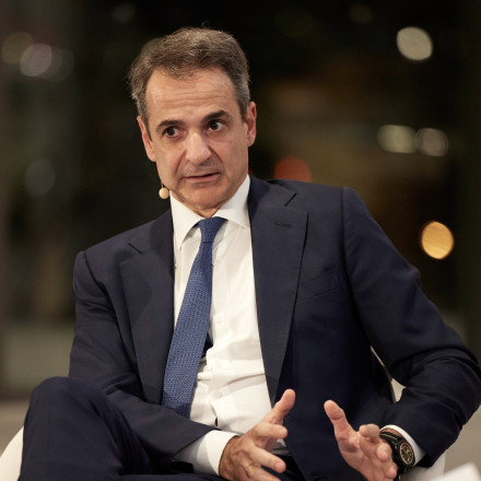 Ο Μητσοτάκης στο συνέδριο του ΕΛΚ - Επικυρώνει την υποψηφιότητα Φον Ντερ Λάινεν