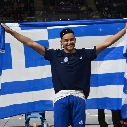Συγκινεί ο Καραλής: «Μόνο η μητέρα μου με πίστευε, της αφιερώνω το μετάλλιο»