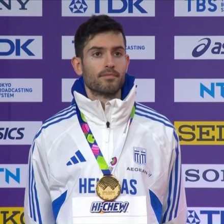 Μίλτος Τεντόγλου: Η στιγμή της απονομής του χρυσού μεταλλίου [vid]