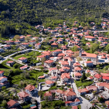 Πλάτανος: Ένας πέτρινος παράδεισος με μεγάλη ιστορία στην ορεινή Ναυπακτία