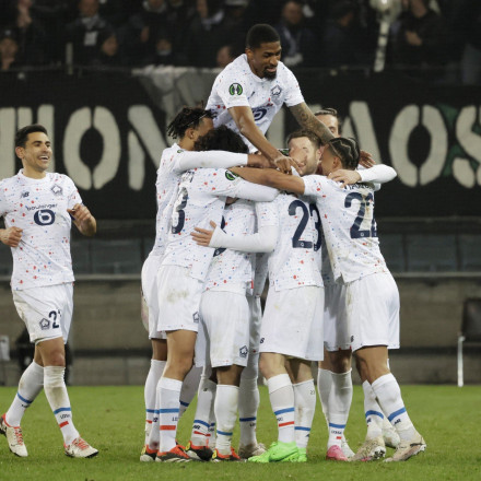 Ανοιχτούς... λογαριασμούς Άγιαξ και Άστον Βίλα, «τριάρα» η Λιλ