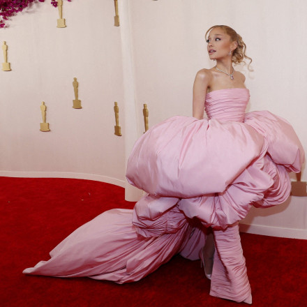 Αριάνα Γκράντε: Το τραγούδι της γιαγιάς της «τρέλανε» τα μουσικά charts