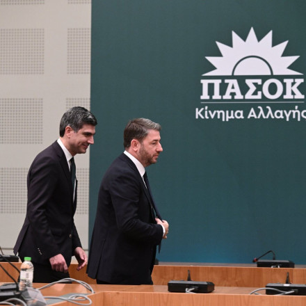 «Στα μαχαίρια με τη ΝΔ» - Γλαβίνας στο Flash.gr: Αντίπαλός τους, το ΠΑΣΟΚ