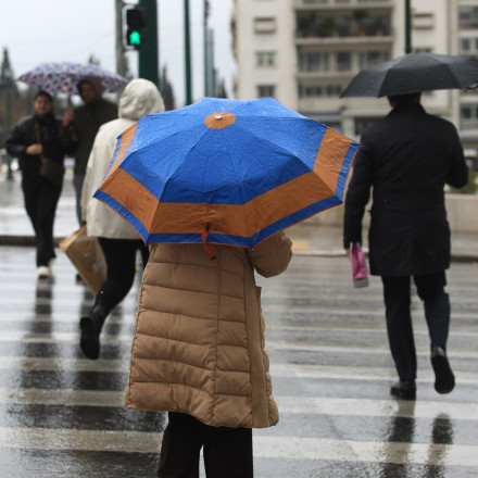 Καιρός: Φθινοπωρινή Δευτέρα με βροχές και καταιγίδες και στην Αττική