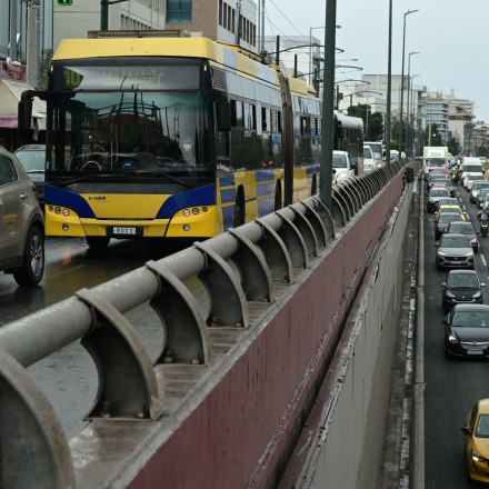 Κίνηση: Σημαντικά προβλήματα στην Αττική - Ποιους δρόμους να αποφύγετε