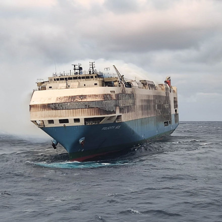 Ναυάγιο Felicity Ace: Μπαταρία ηλεκτρικού αυτοκινήτου η αιτία της φωτιάς;