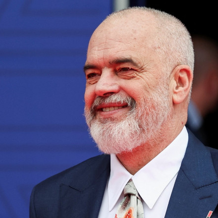 Ο Ράμα θέλει βόλτα σε Αθήνα, ο Μαρκ Ρούτε ΝΑΤΟ, η ELBALXALKOR μέρισμα